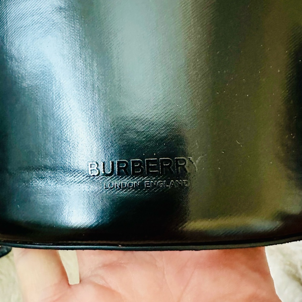 Burberry Black Leather Toiletry Bag Dome Design - Picture 11 of 12